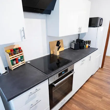 10 Min Koeln - Premium - Wlan & Parking Apartment