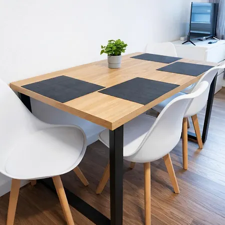 10 Min Koeln - Premium - Wlan & Parking *